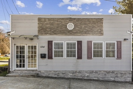 Unit for sale at 124 North Street Street, Groton, Connecticut 06340
