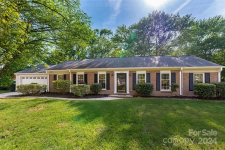 Unit for sale at 2023 Glouchester Circle, Charlotte, NC 28226