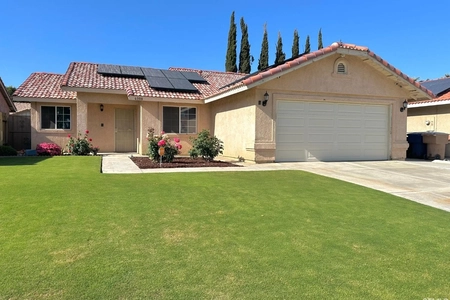 Unit for sale at 6008 Georgia Pine Way, Bakersfield, CA 93313
