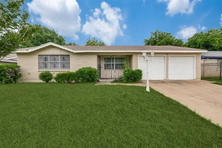 Unit for sale at 618 Cleardale Drive, Dallas, TX 75232