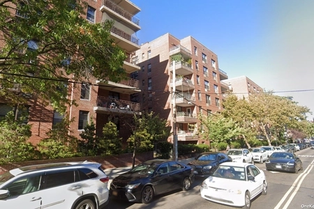 Unit for sale at 137-5 Franklin Avenue, Flushing, NY 11355