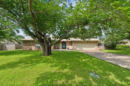 Unit for sale at 410 Meadow View Drive, Cleburne, TX 76033