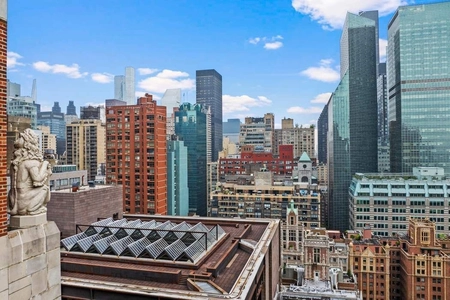 Unit for sale at 320 E 42nd Street, Manhattan, NY 10017