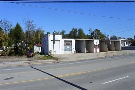 Unit for sale at 706 West Main Street, LIVINGSTON, TN 38570