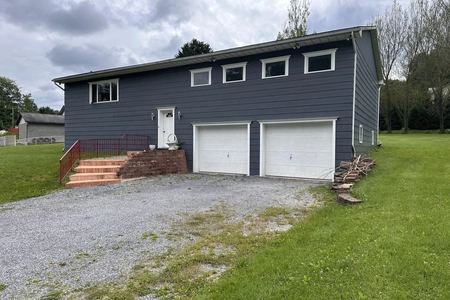 Unit for sale at 33 Mary Ann Court, Johnstown, PA 15906