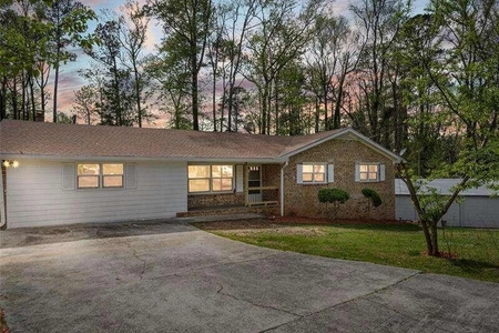 1041 Driskell Ct, Austell, GA