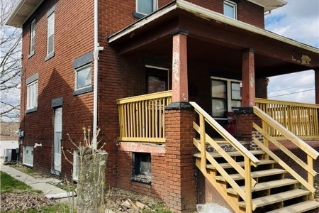 Unit for sale at 632 Spruce Avenue, Sharon, PA 16146