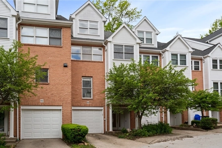 Unit for sale at 164 Rockwell Ln, Edgewood, PA 15218