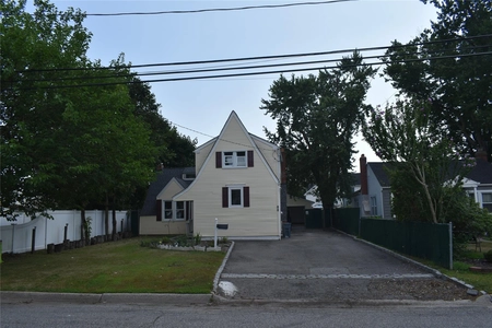 54 Danes Street, Patchogue, NY 11772