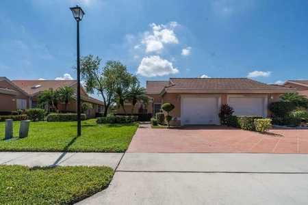 Townhouse at 13913 Royal Palm Court, 