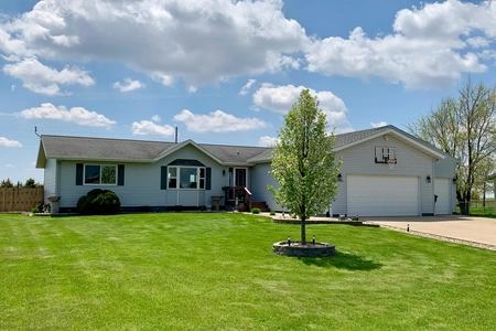 23389 221st St, Milford, IA