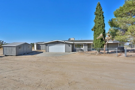 10424 Silver Rock Rd, Pinon Hills, CA