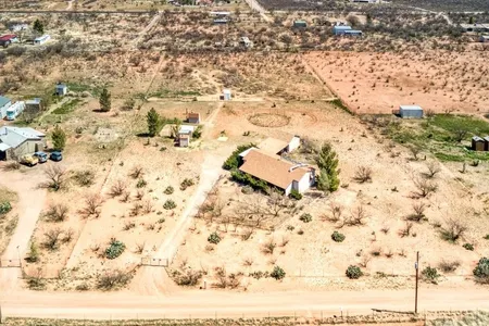 House for Sale at 2318 N Hummingbird Road, Huachuca City,  AZ 85616
