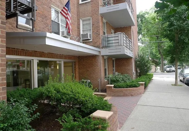 Property at 3132 Henry Hudson Parkway East, 