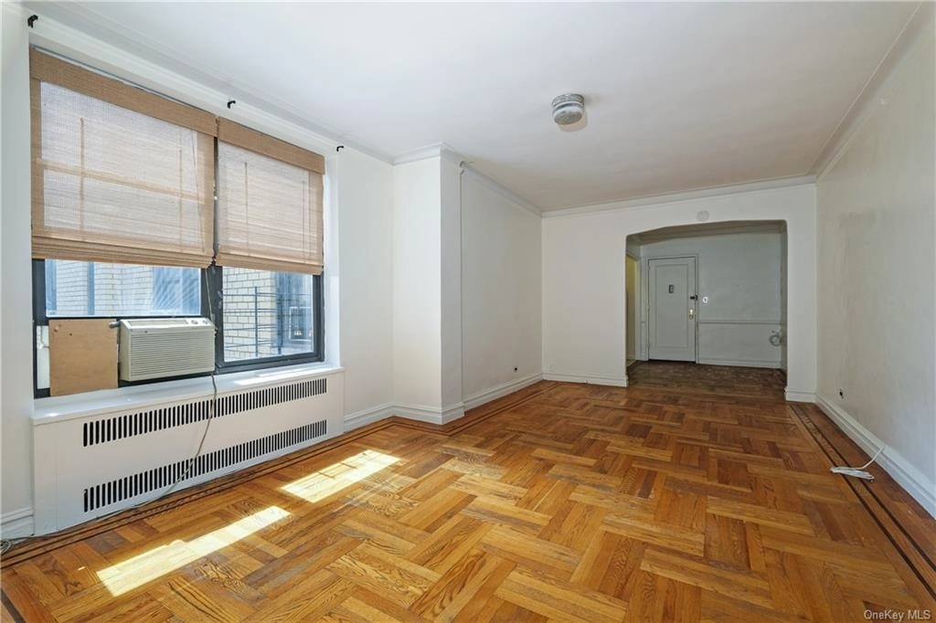 Photo of Unit 6G at 860 Grand Concourse
