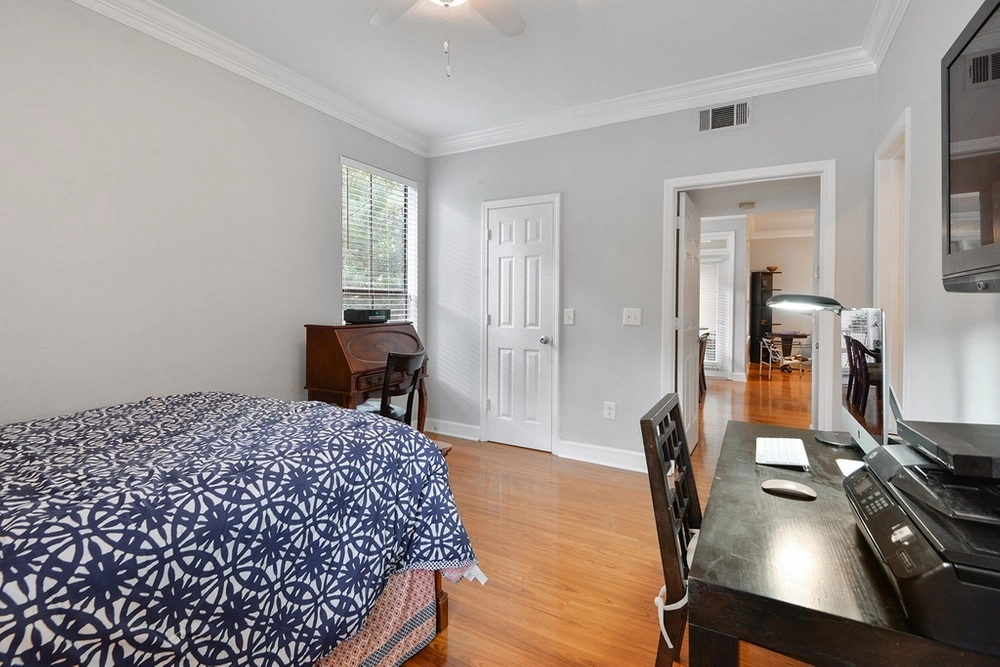 Photo of 3777 Peachtree Rd # 1721