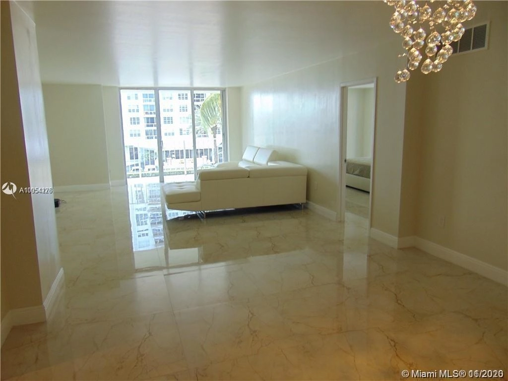 Photo of Unit 315 at 5701 Collins Ave