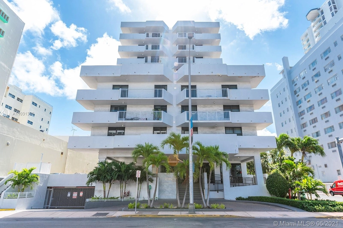 Photo of Unit 807 at 4301 Collins Ave