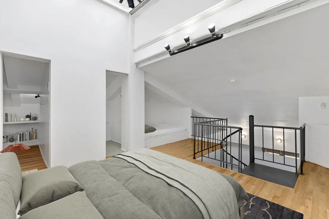 Photo of Unit 10LE at 160 Bleecker Street