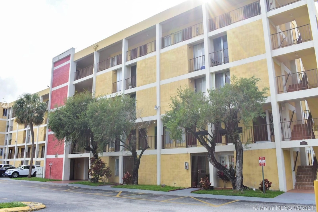 Photo of Unit 209 at 9220 Fontainebleau Blvd
