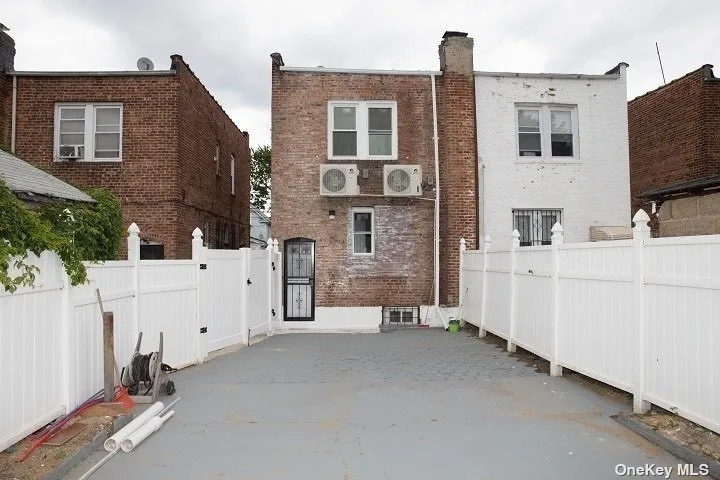 Outdoor at 119-18 Inwood Street