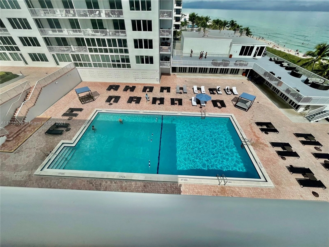 Photo of Unit 347 at 5401 Collins Ave