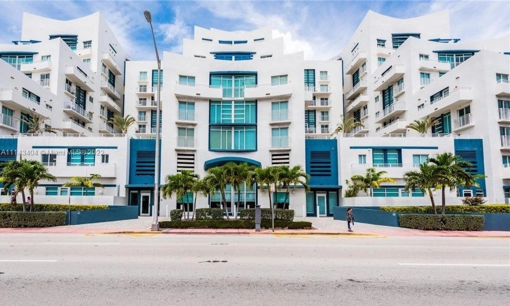 Photo of Unit 604 at 7600 Collins Ave