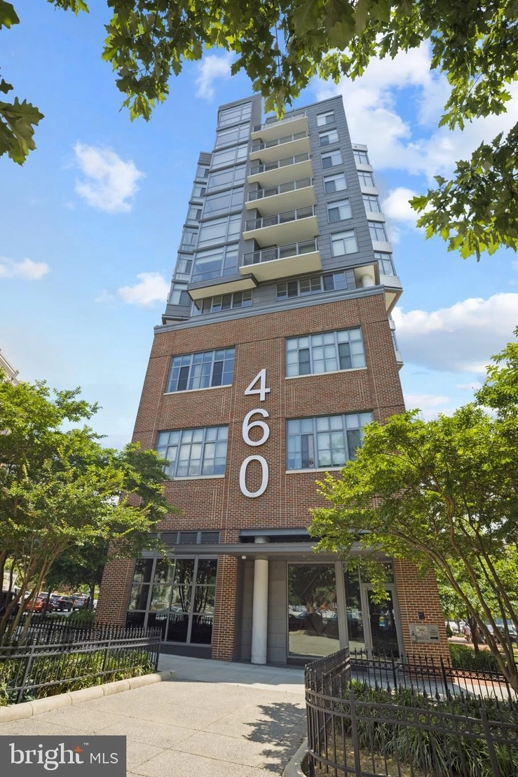 Photo of Unit 207 at 460 NEW YORK AVENUE NW