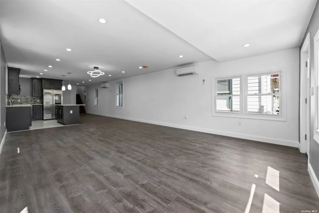 Empty Room at 227 Newman Avenue