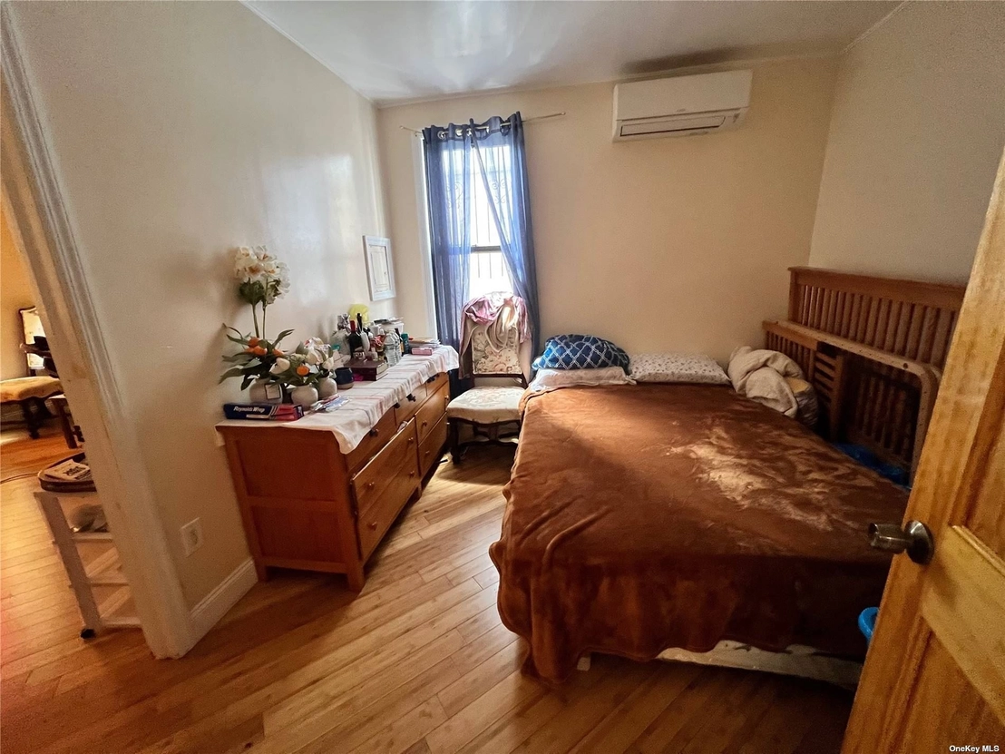 Bedroom at 978 Rogers Avenue