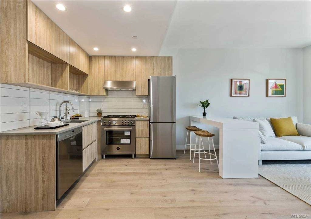 Photo of Unit 2K at 14-33 31st Avenue