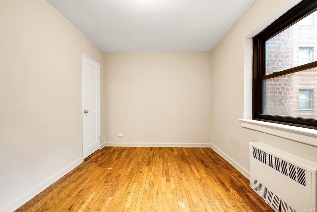 Empty Room at Unit 4H at 82-39 134 Street