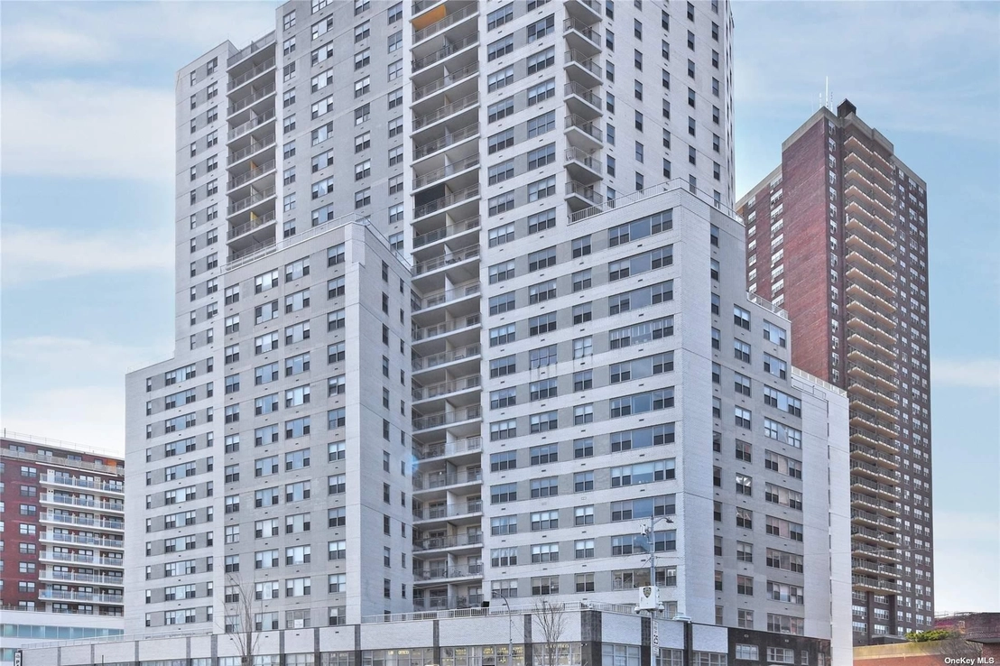 Outdoor, Streetview at Unit 1705 at 125-10 Queens Boulevard
