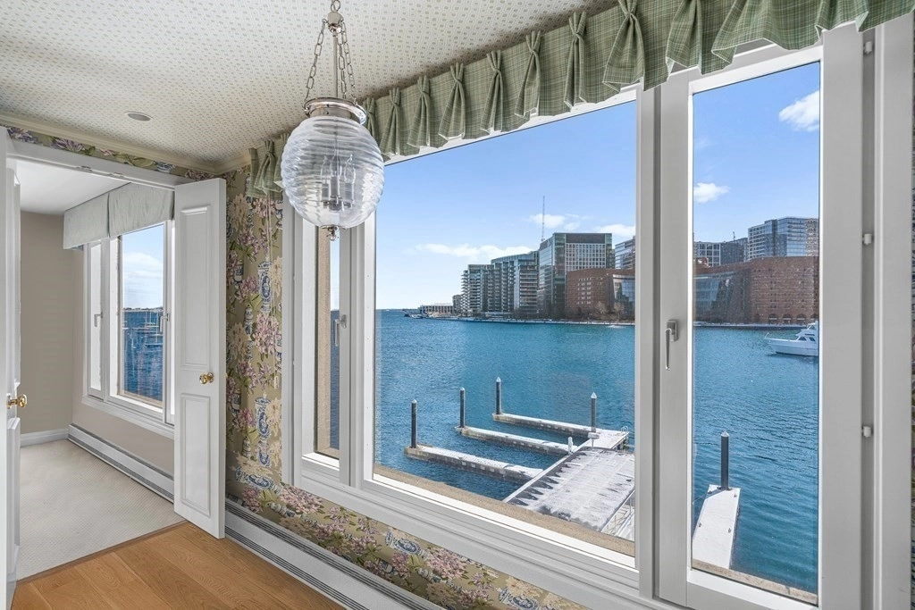 Photo of Unit 310 at 20 Rowes Wharf