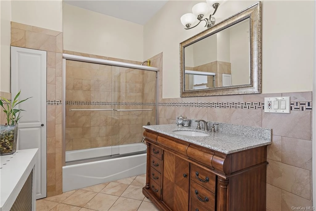 Bathroom at 1217 Fairfax Avenue