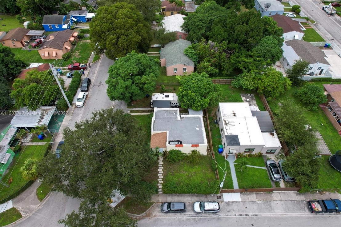 Photo of 5600 NW 11th AVE
