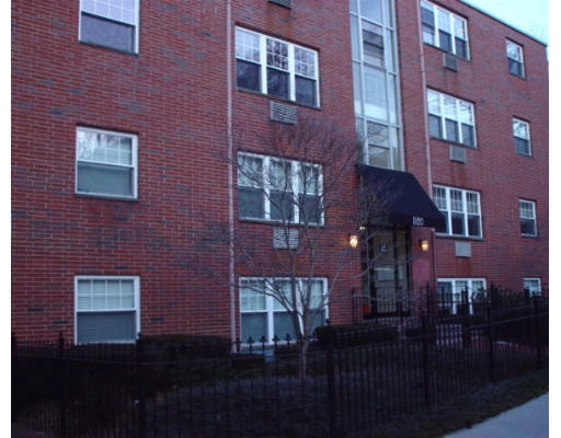 Photo of Unit 3 at 520 Talbot Ave