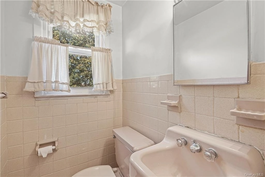 Bathroom at 140 Concord Avenue