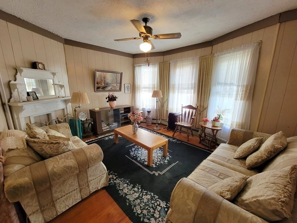 Livingroom at 38 Jefferson St