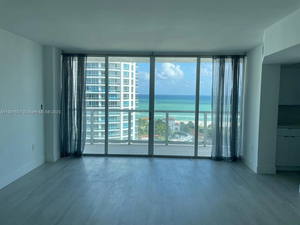 Photo of Unit 1506 at 5900 Collins Ave