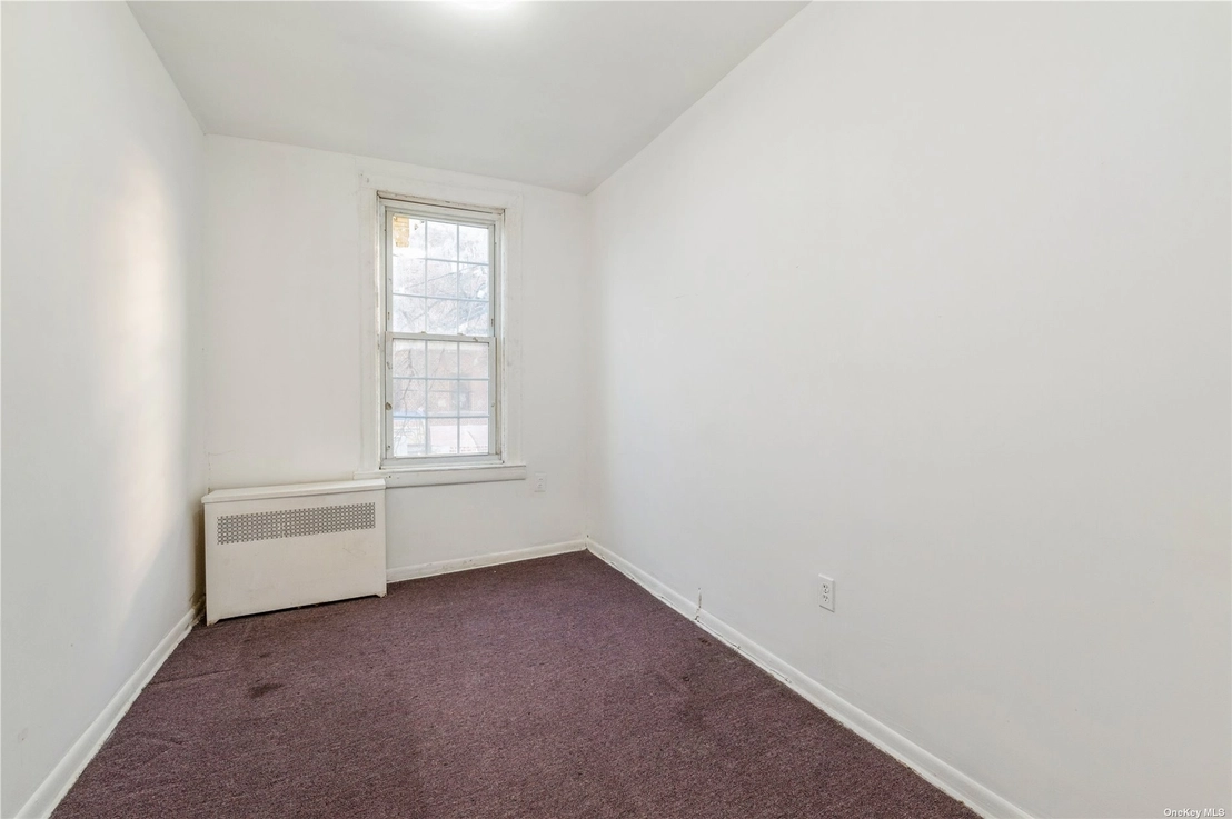 Empty Room at 5011 Snyder Avenue