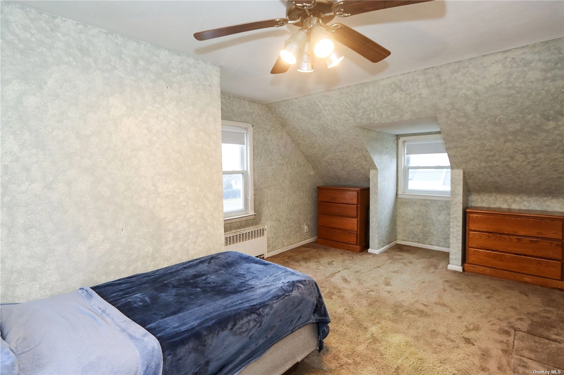 Bedroom at 1323 Powell Avenue