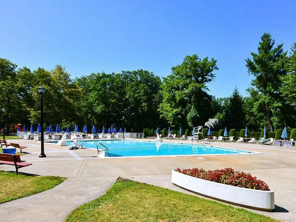 Outdoor, Pool at Unit 6C at 4901 Henry Hudson Parkway