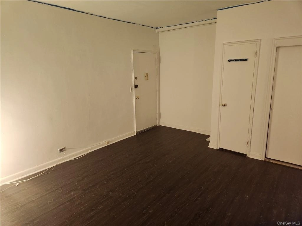 Empty Room at Unit C4 at 6299 Broadway