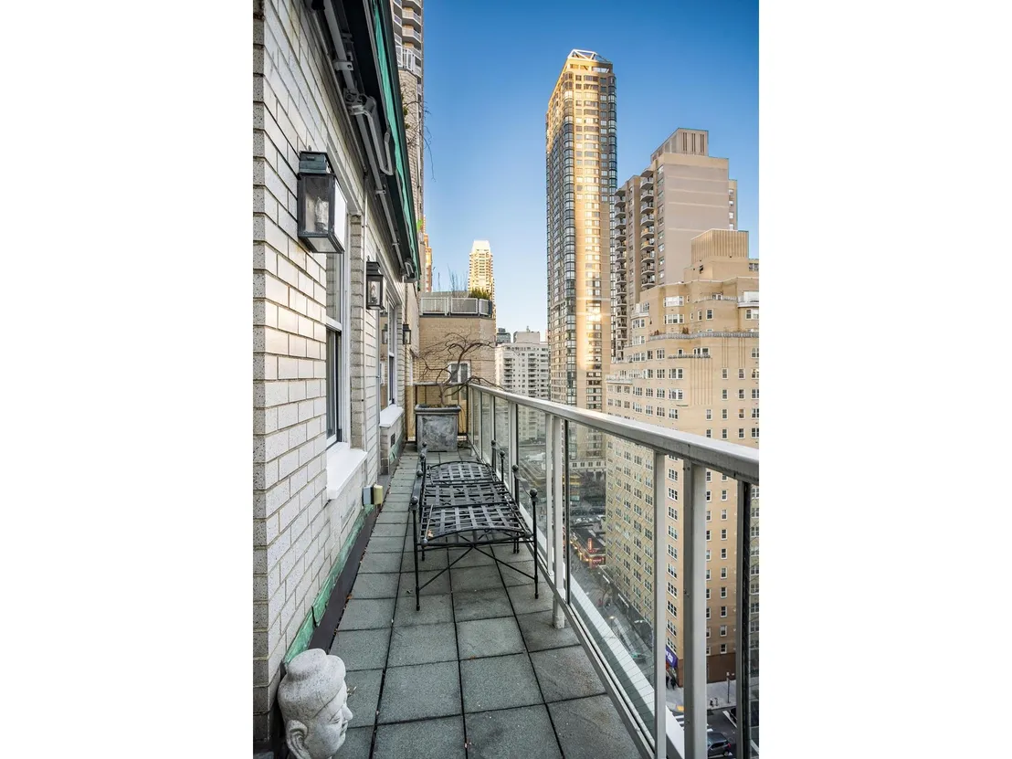 Outdoor, Streetview at Unit 17A at 175 E 62ND Street