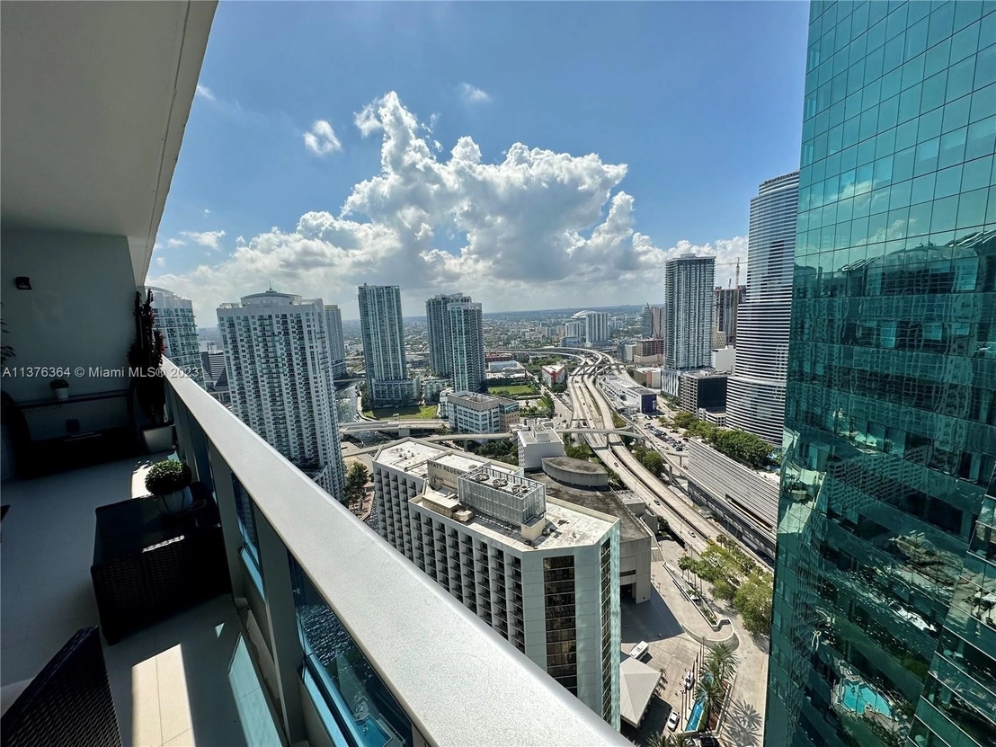 Photo of Unit 4011 at 200 Biscayne Boulevard Way