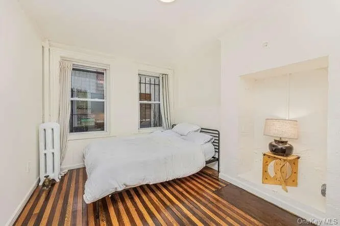 Bedroom at 254 Vernon Avenue