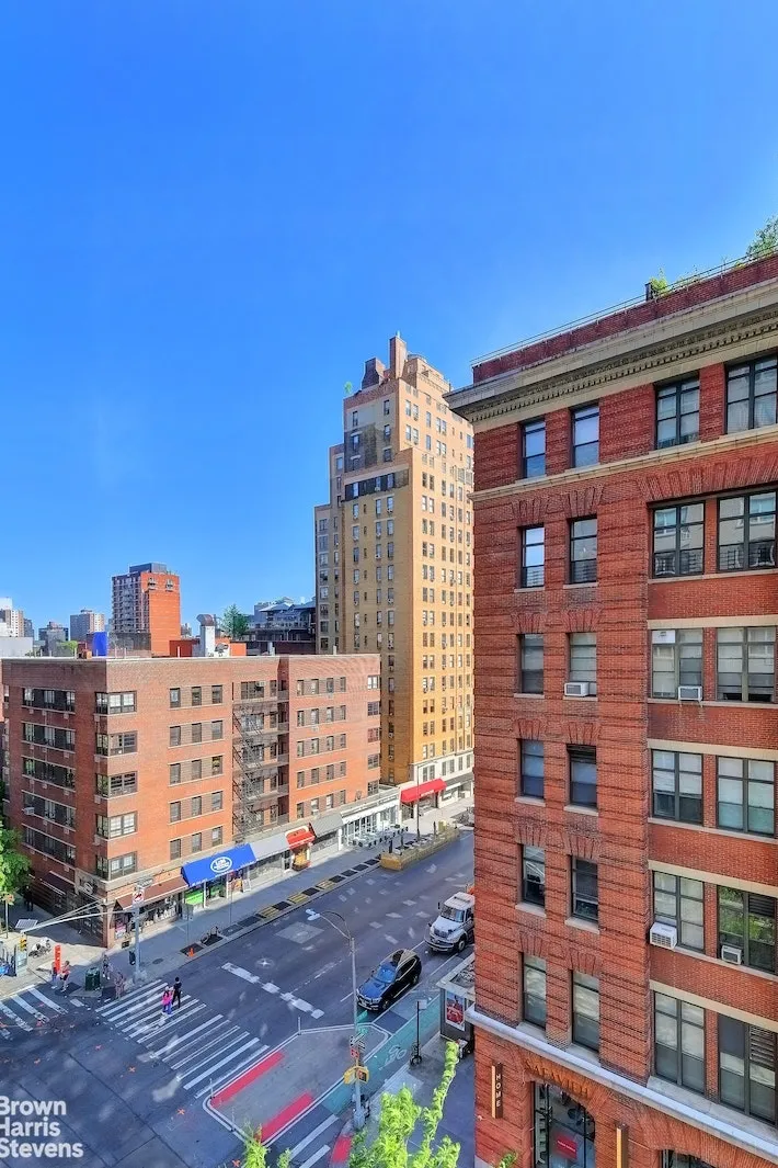 Outdoor at Unit 8E at 77 7TH Avenue