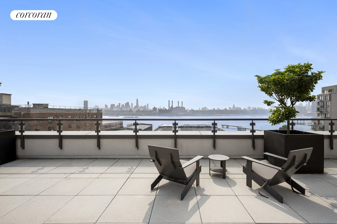 Outdoor at Unit 5D at 50 GREENPOINT Avenue