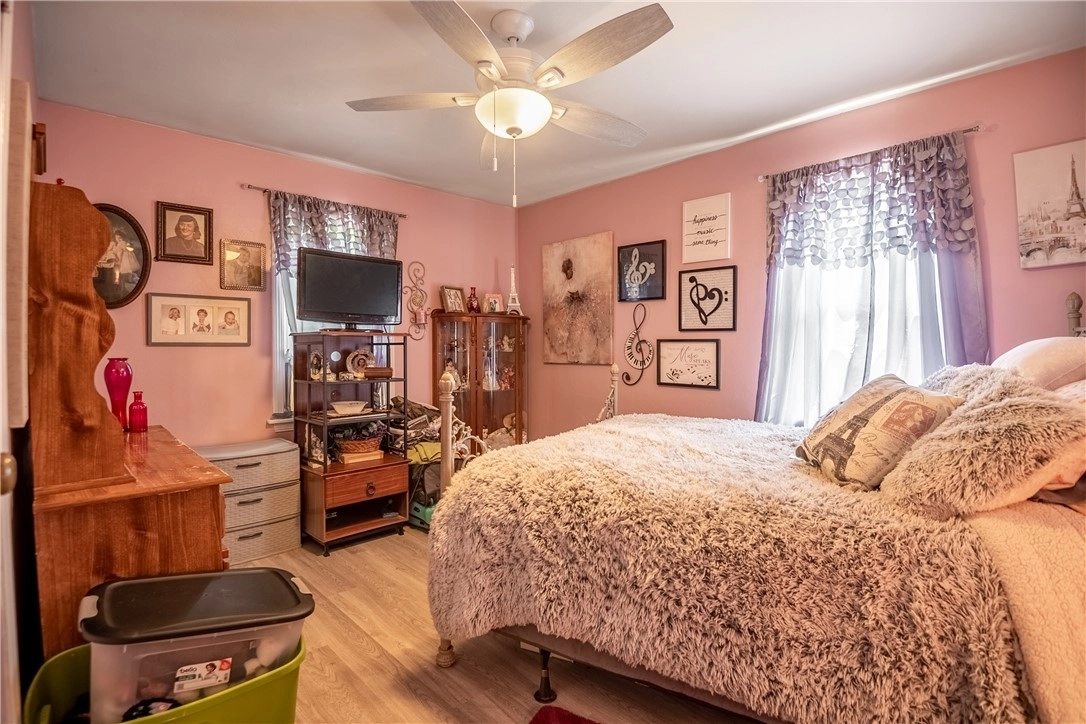 Photo of 915 Park Ave